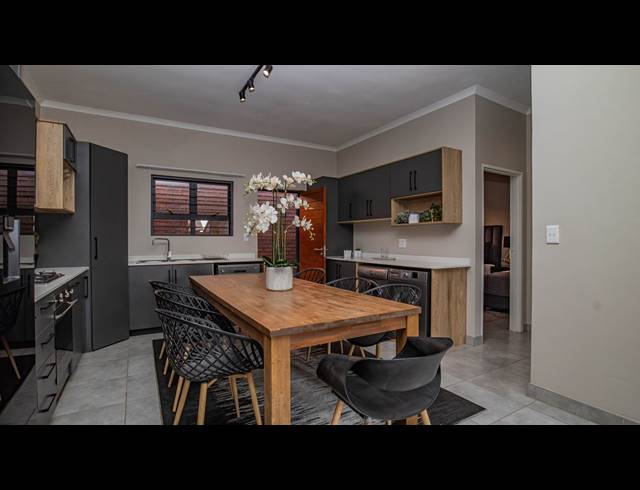 3 BEDROOM TOWNHOUSE FOR SALE IN FAERIE GLEN